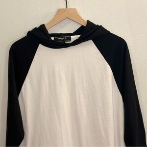 Forever 21 Black and White Long Sleeve Tee Medium